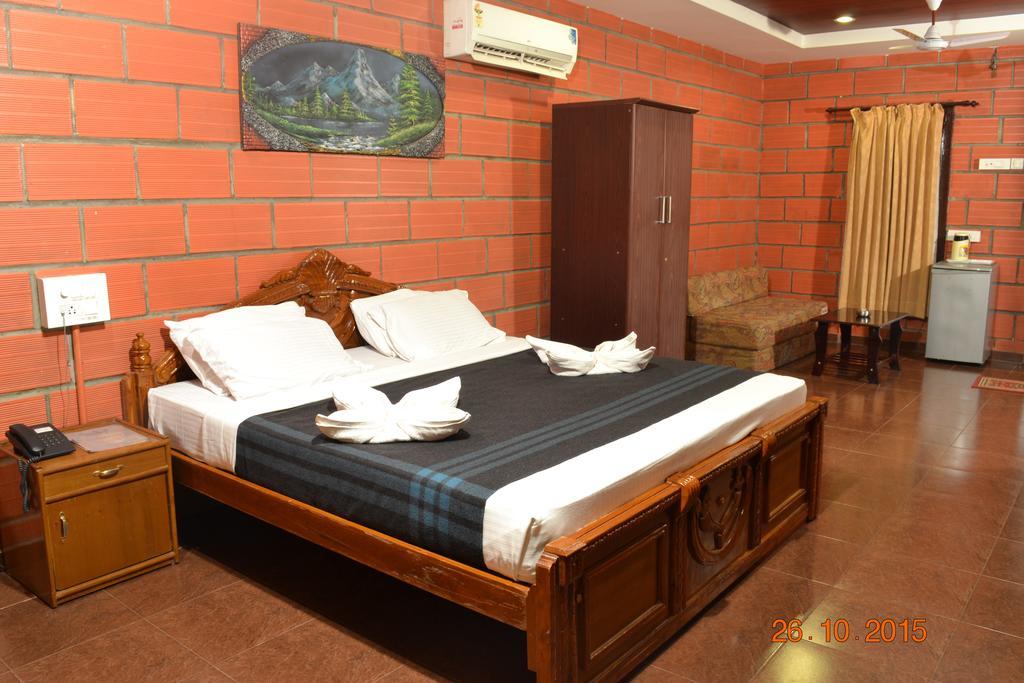 Ambrra River Resort Pollachi Room photo