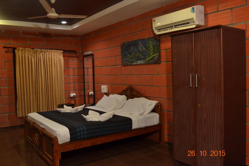 Ambrra River Resort Pollachi Room photo