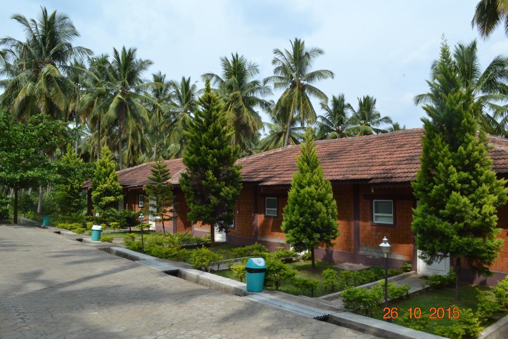 Ambrra River Resort Pollachi Exterior photo